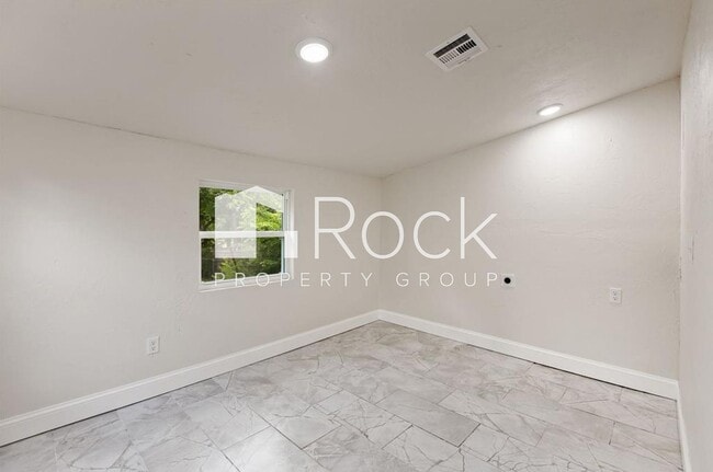 Building Photo - 1225 NW 99th St