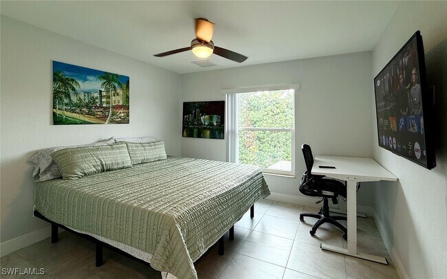 Building Photo - 131 S Bahama Ave