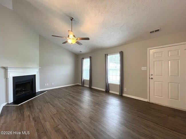 Building Photo - 477 Northwoods Dr