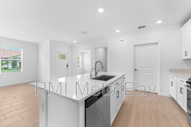 Primary Photo - 17558 Holly Wl Ave