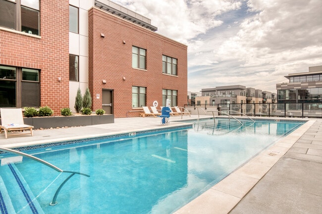 Building Photo - 3000 Pearl Pkwy