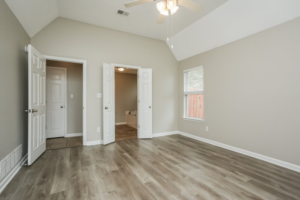 Building Photo - 5583 Sugarberry Ln