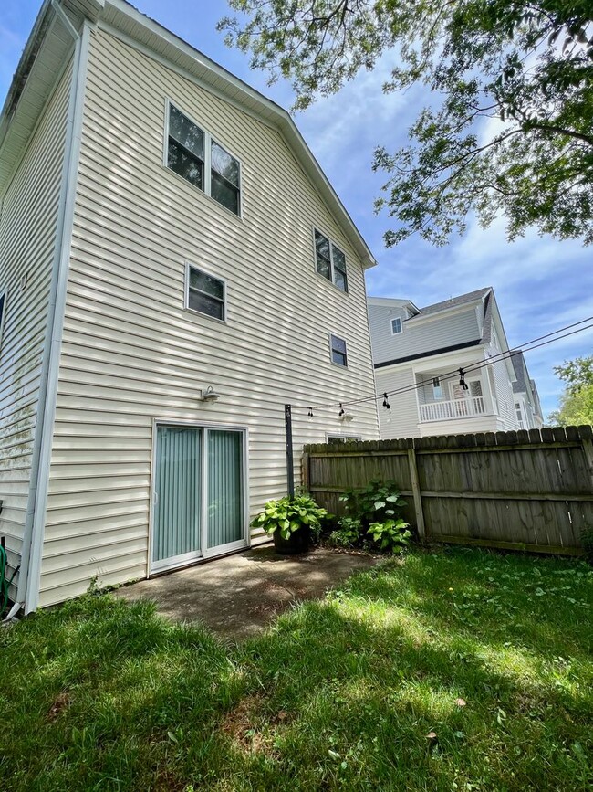 Building Photo - 3BD/3.5BA Condo w/ Garage in Chicks Beach!...