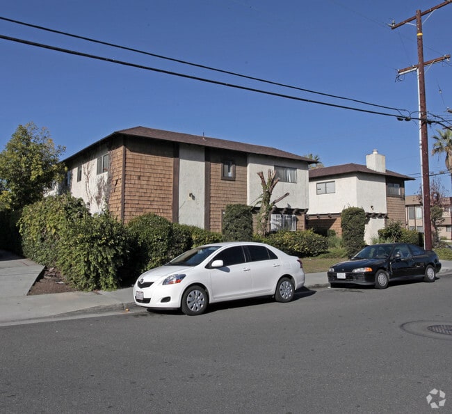 Building Photo - 13751 Cherry St