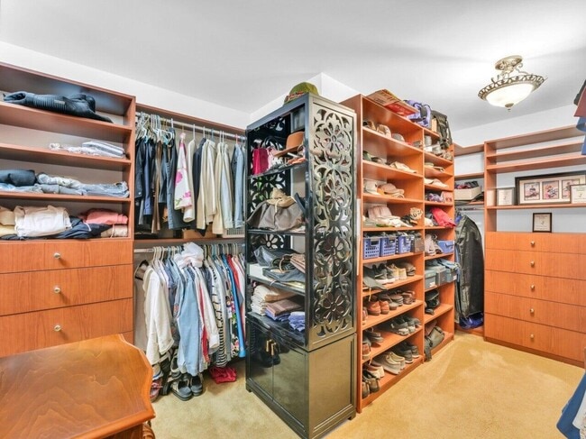 Building Photo - 106 Michigan Ct