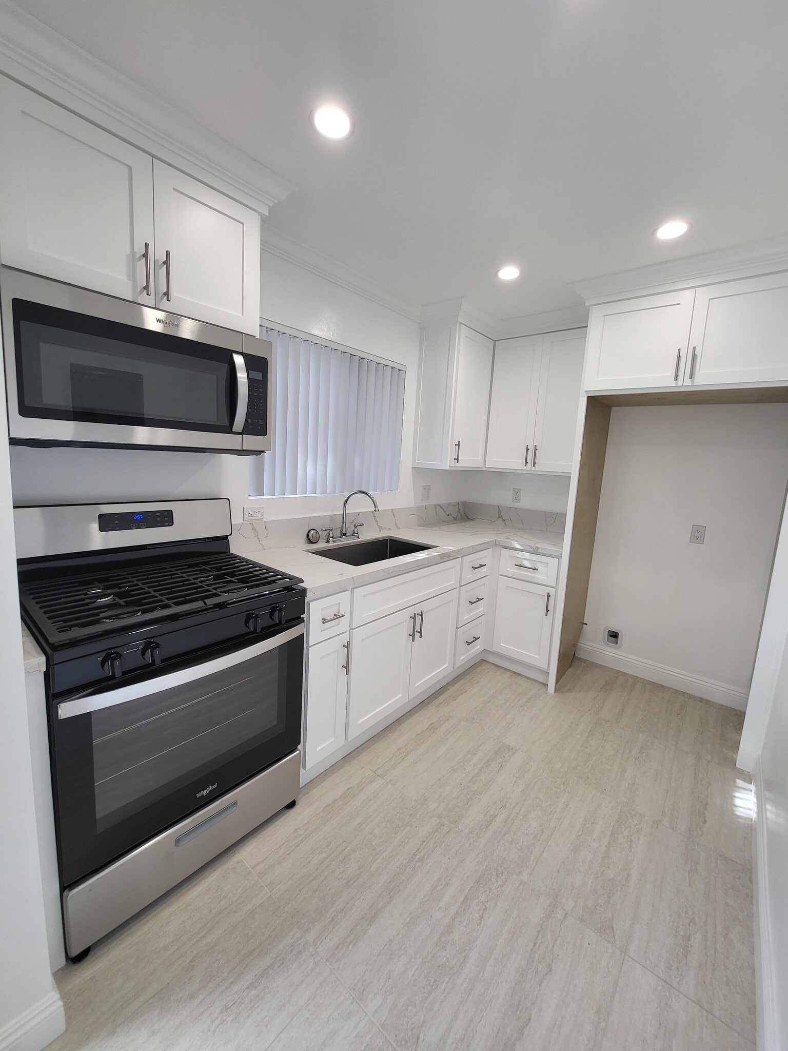 Building Photo - 8919 Longden Ave