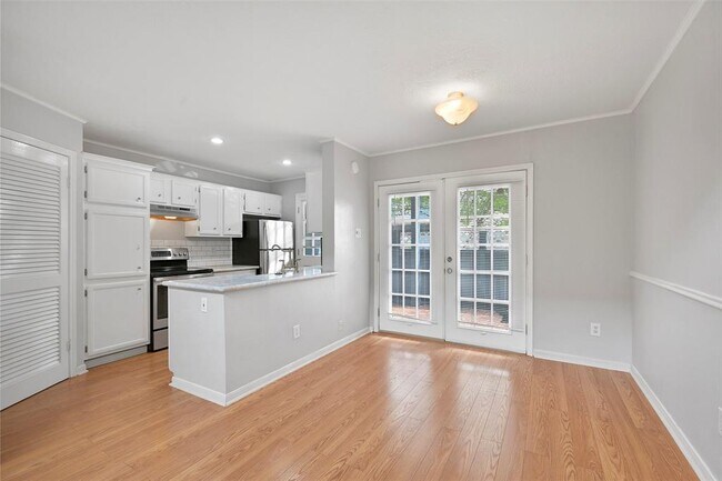 Building Photo - 2323 Fairwind Rd