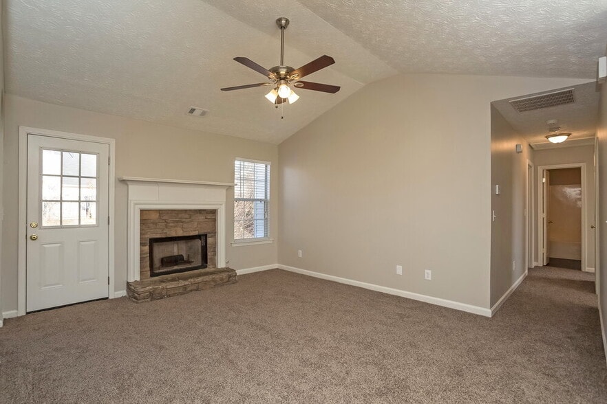 Building Photo - 430 Summer Hill Cir