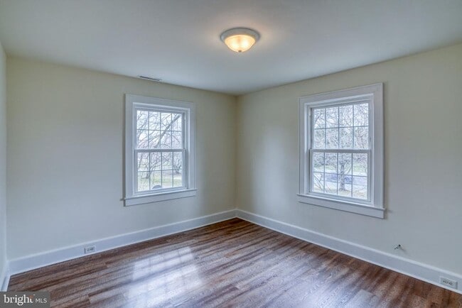 Building Photo - 1031 S Dupont Blvd