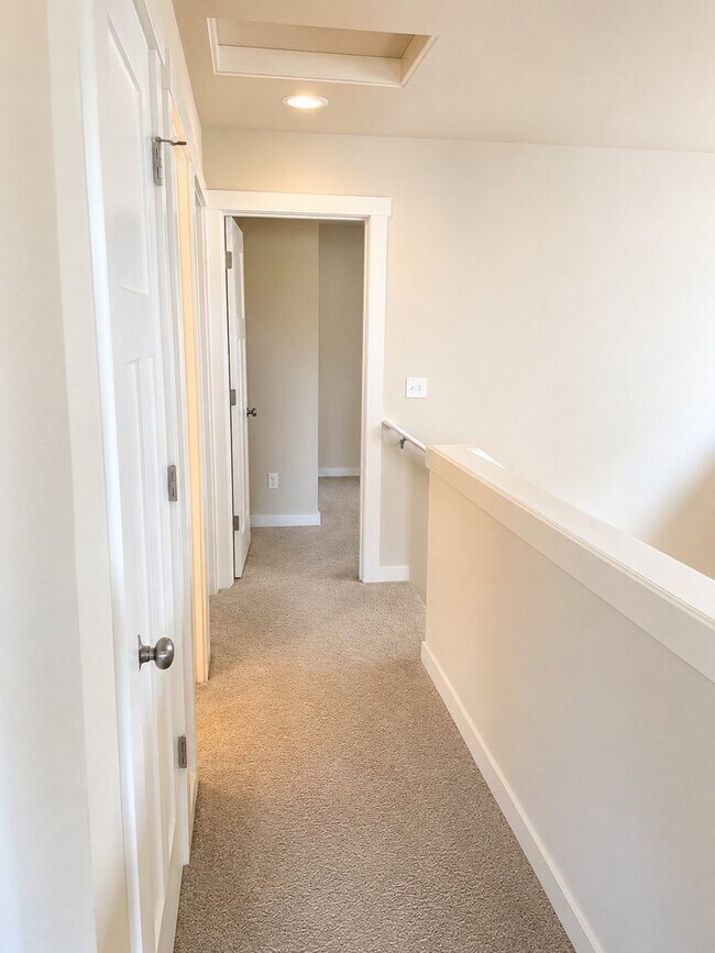 Building Photo - 3bd/2ba Lynnwood Townhome