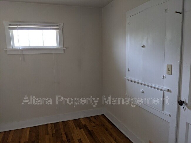 Building Photo - 1824 S Franklin St