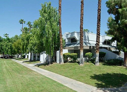 Building Photo - Centrally Located Studio Spacious Studio