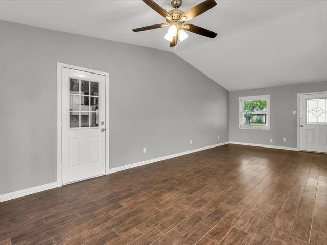 Building Photo - 1224 Meadowcrest Dr