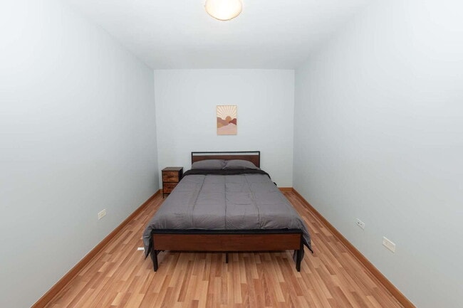 Building Photo - 3-Bedroom Apartment in Ukrainian Village / Humboldt Park!