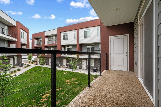 Building Photo - 671 S 400 E