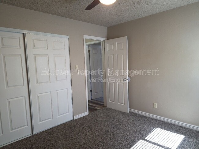 Building Photo - 512 Bell Ct