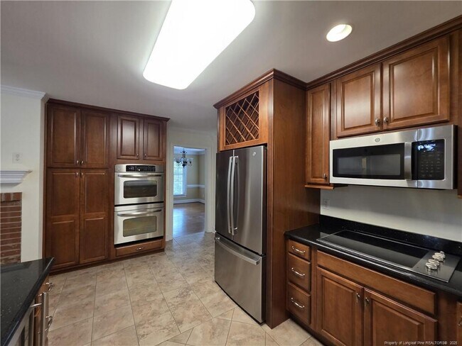 Building Photo - 342 Devane St