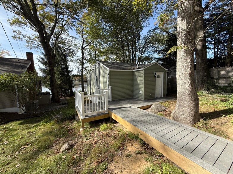 Building Photo - 42 Eastview Rd