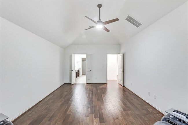 Building Photo - 3405 Venezia View