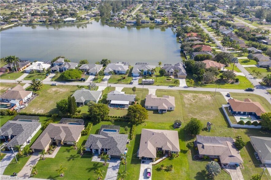 2700 SW 15th Ave 2700 SW 15th - 2700 Sw 15th Ave Cape Coral Fl Building Photo