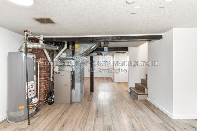 Building Photo - 2719 E Columbia Ave
