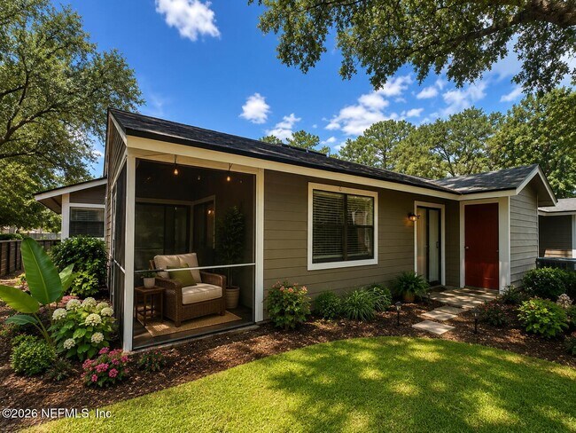 Building Photo - 8343 Westover Ct