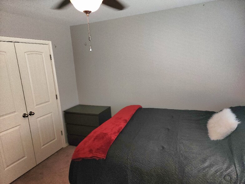 Building Photo - 124 Savoy Cv