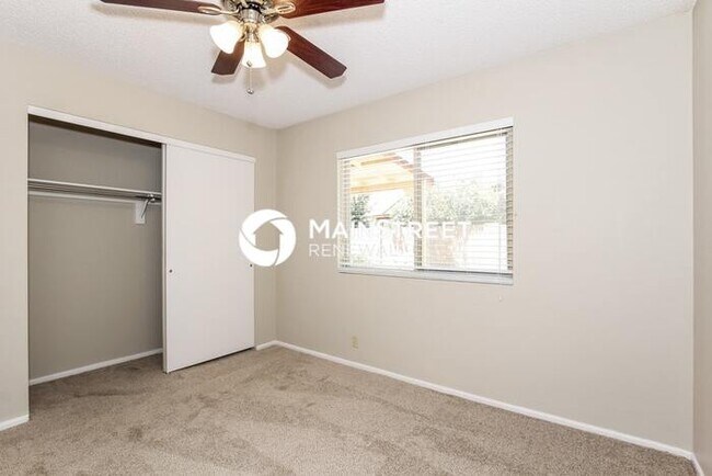 Building Photo - 3 Bedroom Pet-Friendly Home in Glendale, AZ with Main Street Renewal