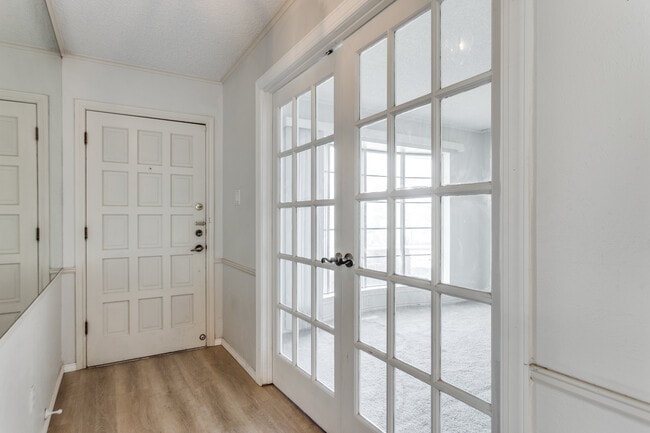 Building Photo - 6801 Lancelot Ct