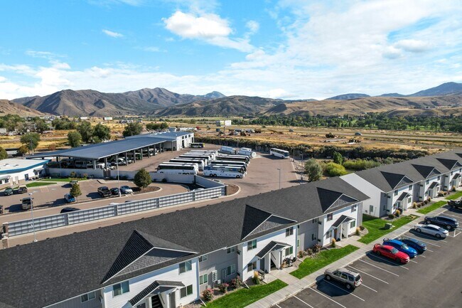 Building Photo - Beautiful, brand new 3 bed apartment in Pocatello!