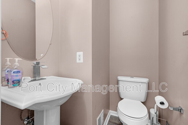 Building Photo - 2754 Zeek Ln