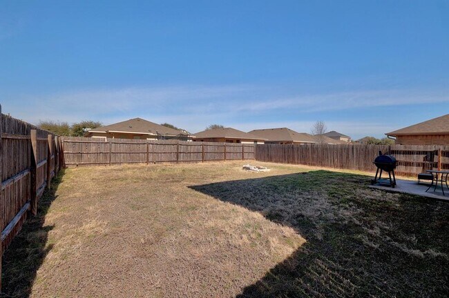 Building Photo - 120 Mallard Ln