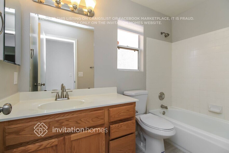 Building Photo - 1260 E Cindy St