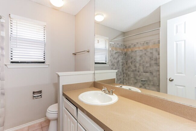 Building Photo - 7933 Clear Brook Cir