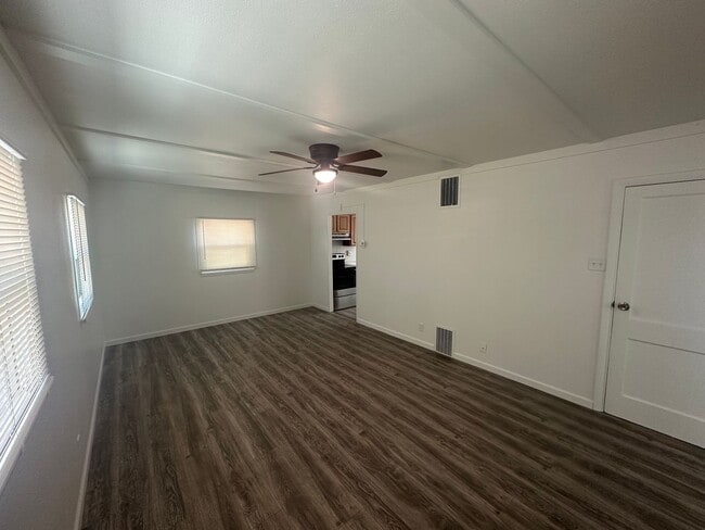 Building Photo - 3 Bedroom Single Family Home in Greeley