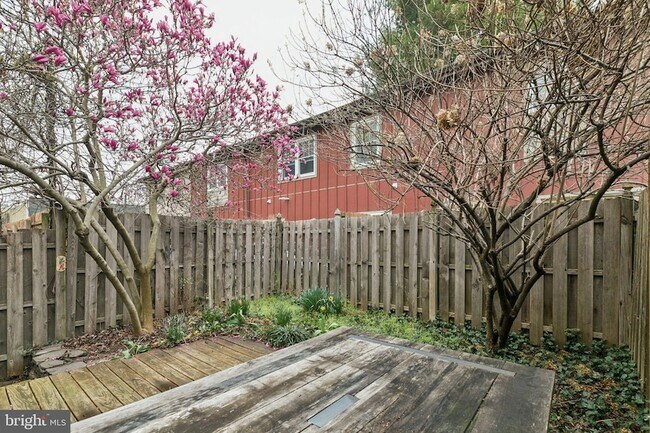 Building Photo - 4353 Freeland Ave