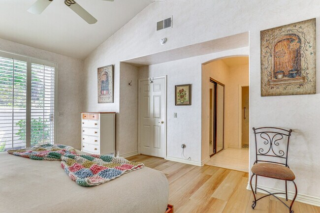 Building Photo - 29695 Circle R Greens Dr