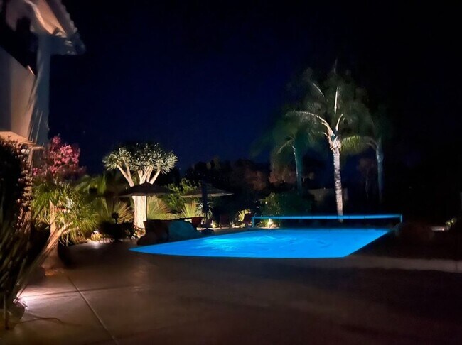 Building Photo - Resort Style Living on Warmlands Avenue