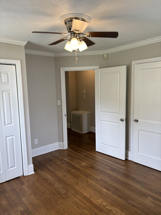 Building Photo - 106 Willborough Ave
