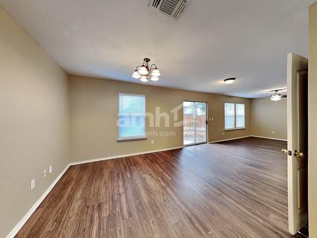 Building Photo - 9211 Mission Run