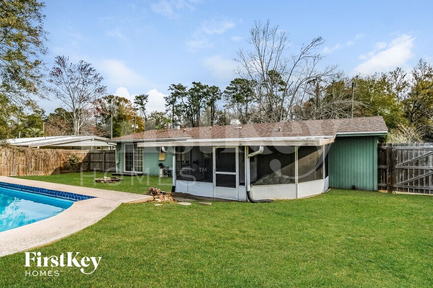 Building Photo - 878 Westgate Dr