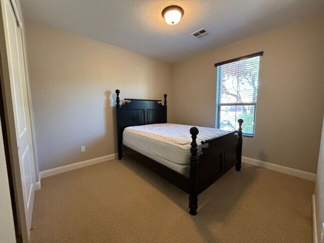 Building Photo - Short term lease! Coral Canyon on Golf Course with POOL- FURNISHED & PARTIALLY FURISNHED OPTION