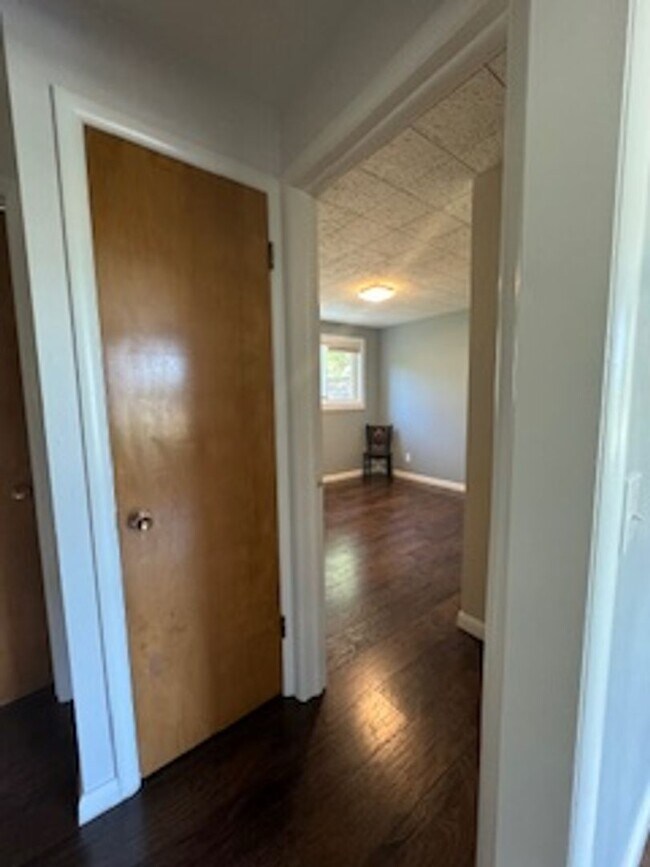 Building Photo - GORGEOUS Avenues Home!!!