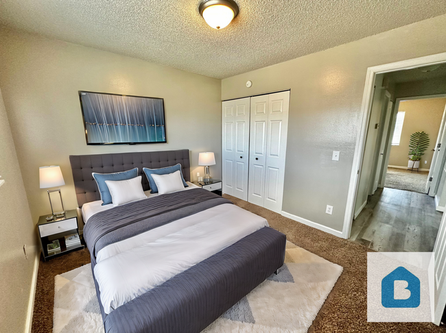 Building Photo - Welcome to Your Newly Renovated 2-Bedroom,...