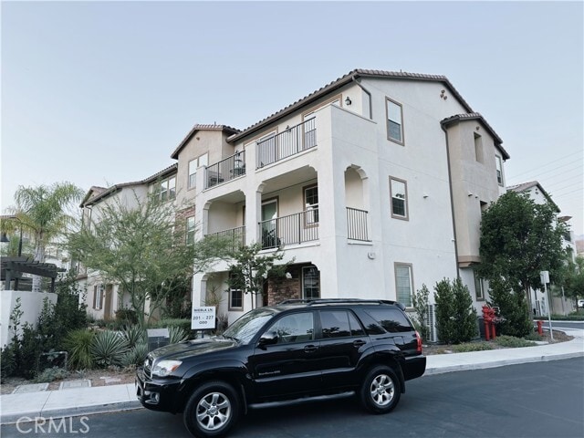 Building Photo - 209 Niebla Ln