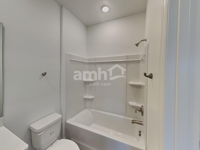 Building Photo - 16536 Cheyanne Ct
