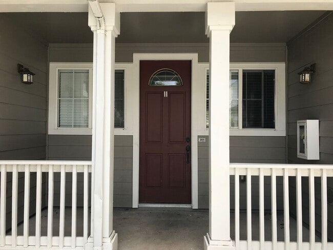 Building Photo - 3 Bedroom 3.5 Bath Covered garage at Nanea...