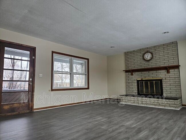 Building Photo - 6927 Janet St