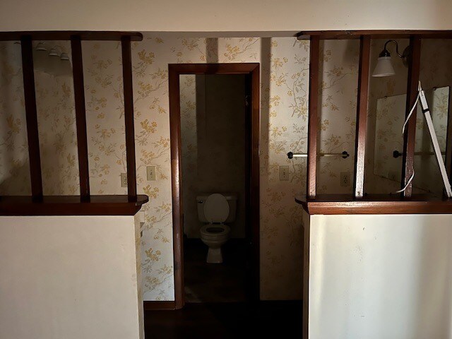 Building Photo - 6363 Hawfield Dr