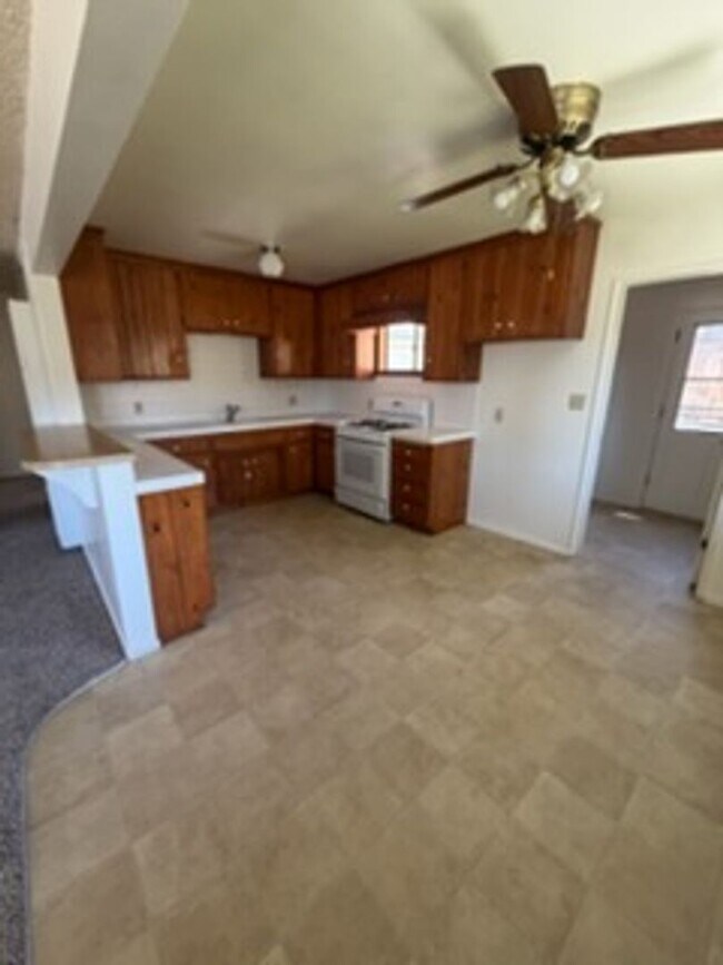 Building Photo - Move-In Ready Mountain Retreat with Garage Near Frazier Park & Los Padres Forest